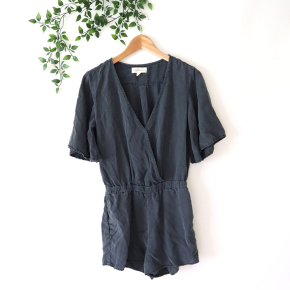 Cloth & Stone Anthropologie Short Sleeve V Neck Gray Lyocell Romper Size XS - Picture 1 of 4